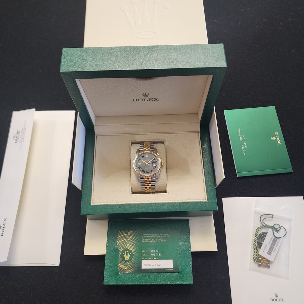 Almost new hard to find rolex wimblendon 2024, all the papers and box and receip